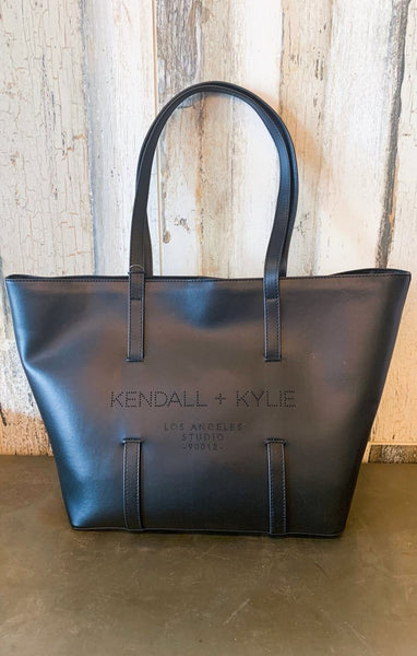 Kendall and kylie bucket bag 2025